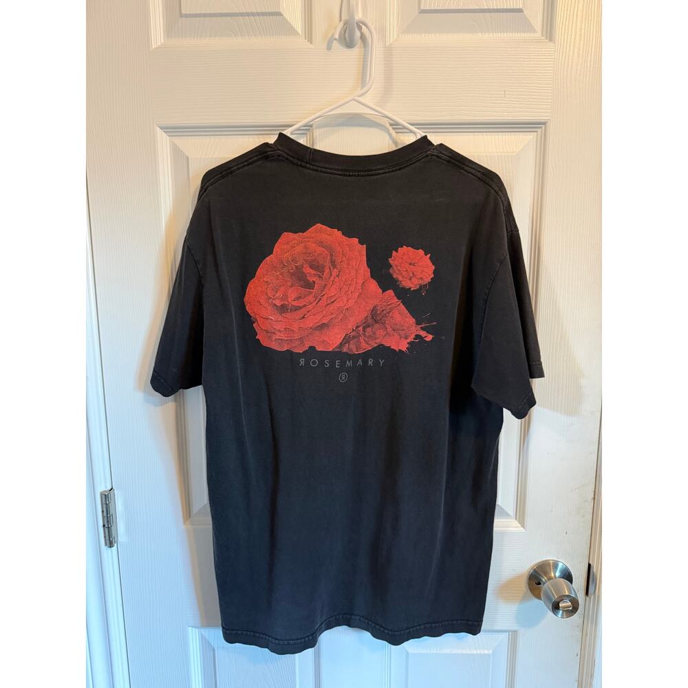Rosemary Collective Black Rose Graphic T-Shirt Size L